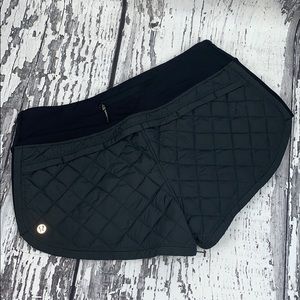 Lululemon Hot Cheeks Short - Size 6